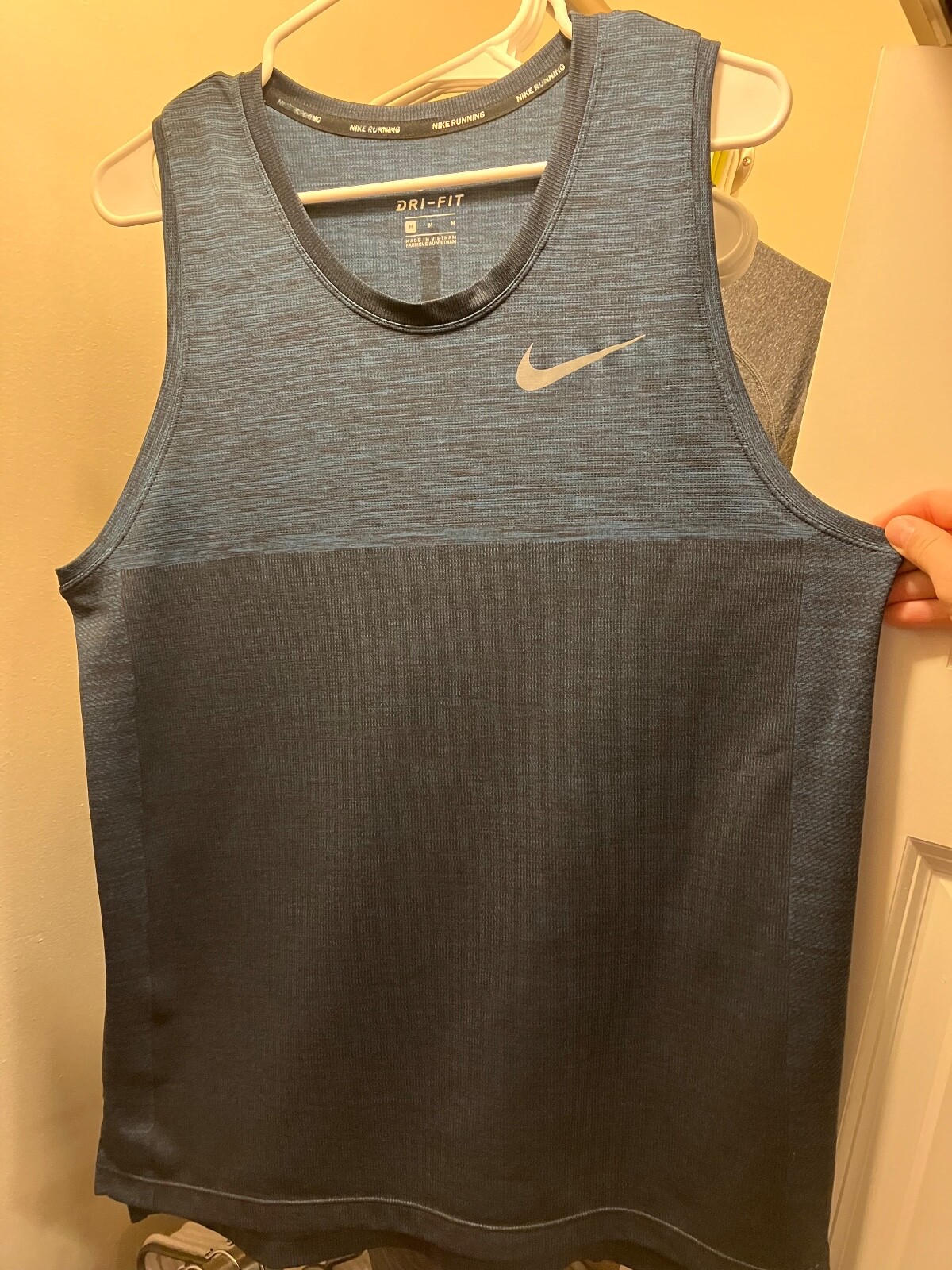 Nike Men’s Dri-Fit Medalist Running Tank feat. SoulCycle Skull Logo, Size MEDIUM gallery