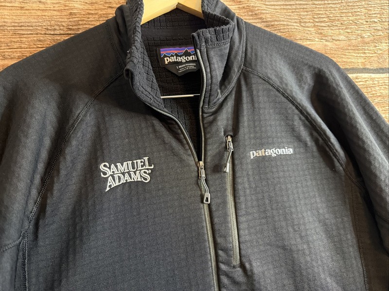 Patagonia Black Mens Large R1 Fleece Midlayer Samuel Adams 1/4 Zip STY 40109 gallery