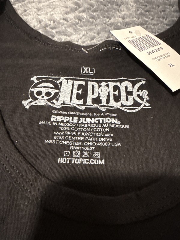 One Piece Straw Hat Crew Varsity Tank Top Size XL Men's, Hot topic Exclusive gallery