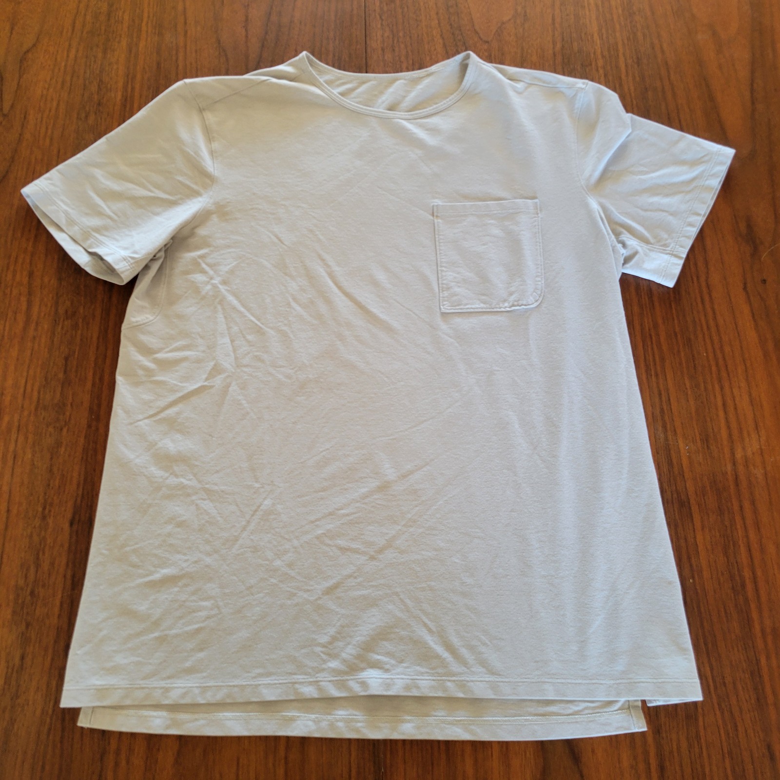 Lululemon Mens Medium Performance T-Shirt Short Sleeve Light Beige gallery