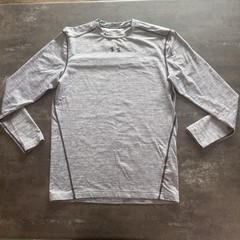 Under Armour Men’s Cold Gear Size XL Weathered Grey With Black Logo