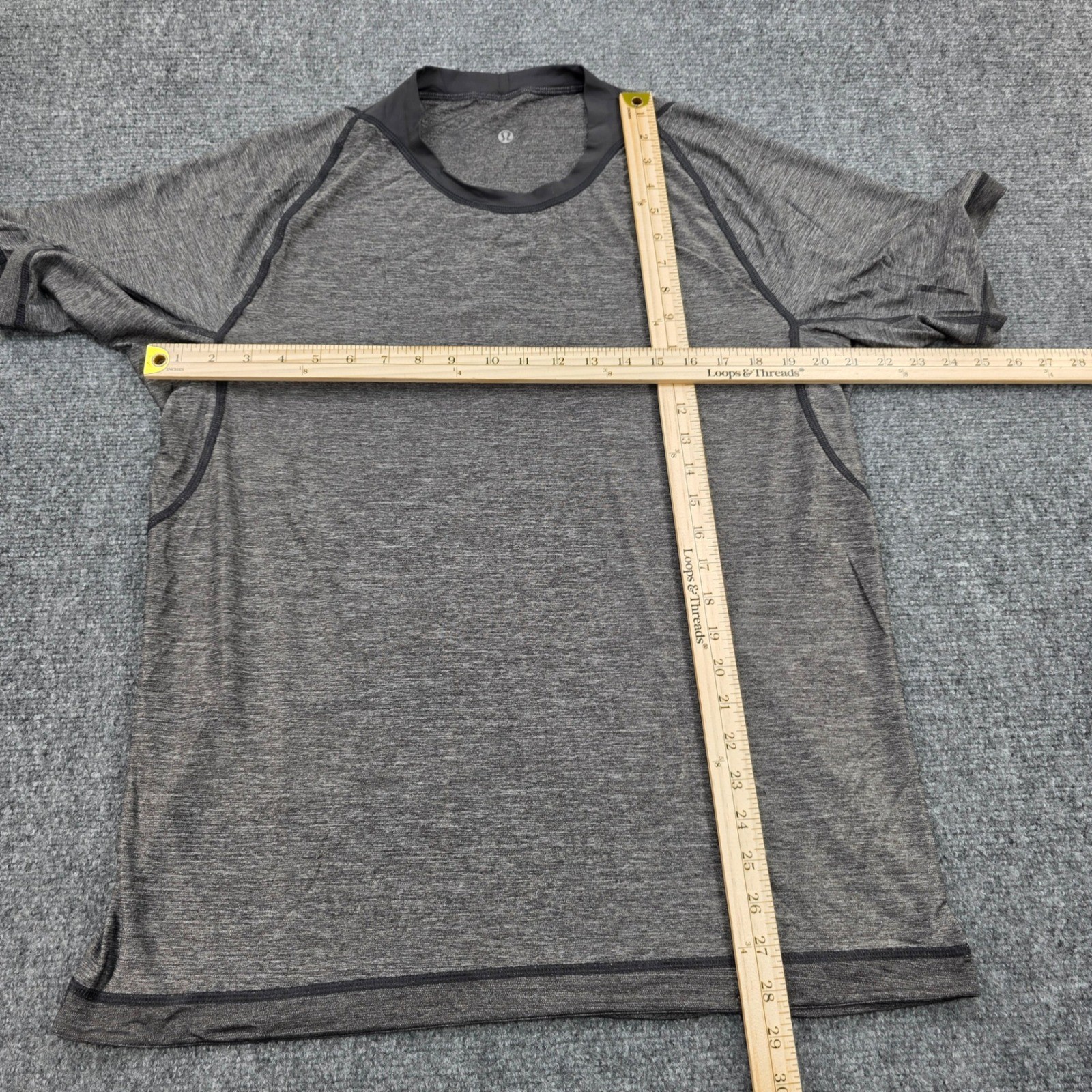 Lee Extra Large Lululemon Short Sve Athletic T-Shirt Heathered Gray Gym Stealth gallery