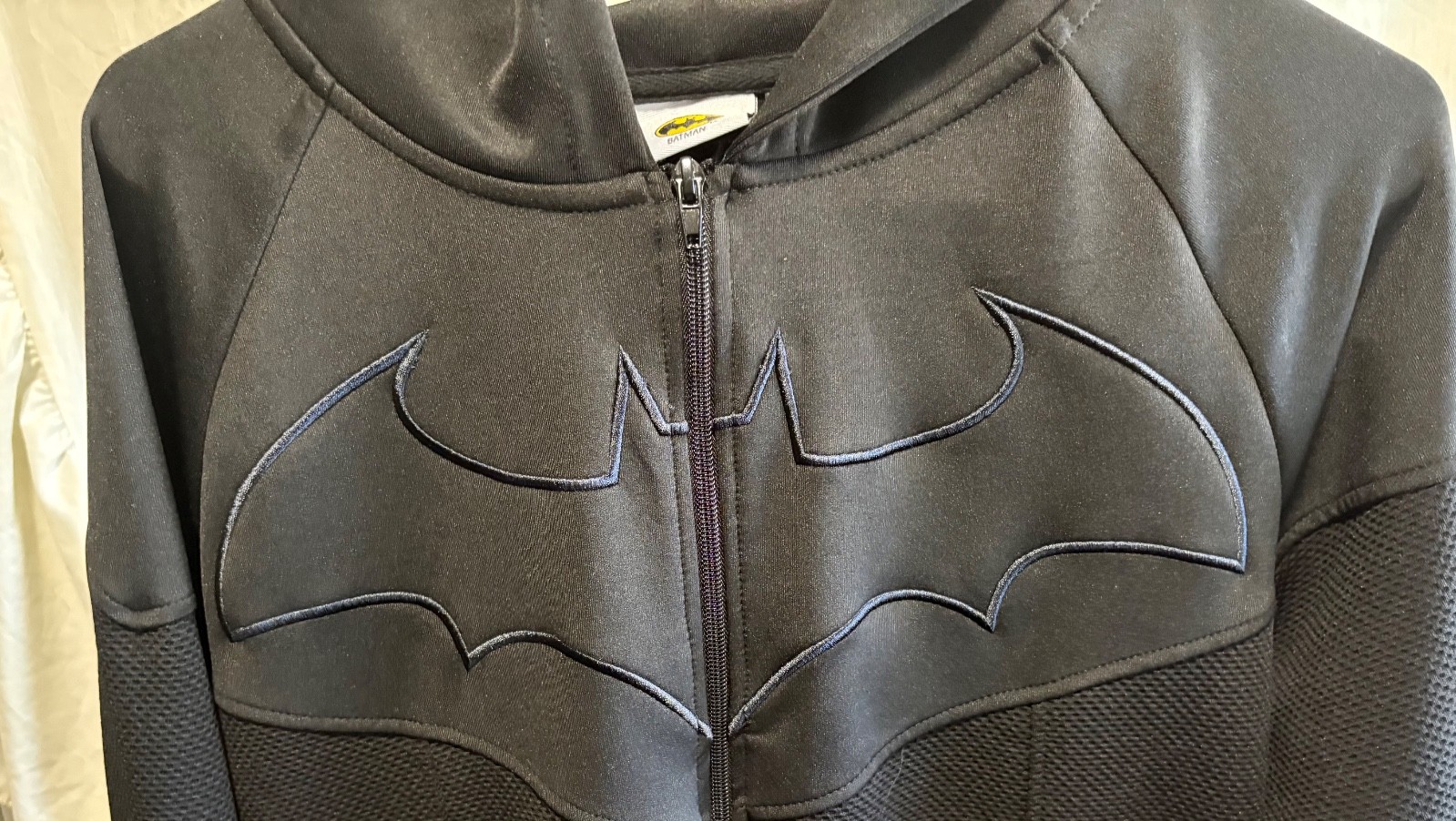 ThinkGeek Batman Full Zip Hoodie Men’s Size XL gallery