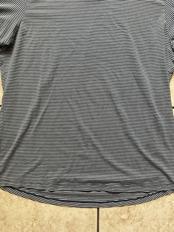 Lululemon 5 Year Basic Tee Men’s Short Sleeve Blue Large Stripe Classic T-Shirt gallery