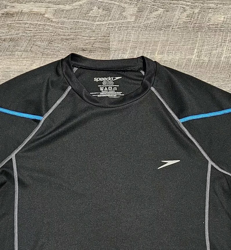 Speedo Men's Athletic Black Polyester Short Sleeve Pullover Shirt Size Medium gallery