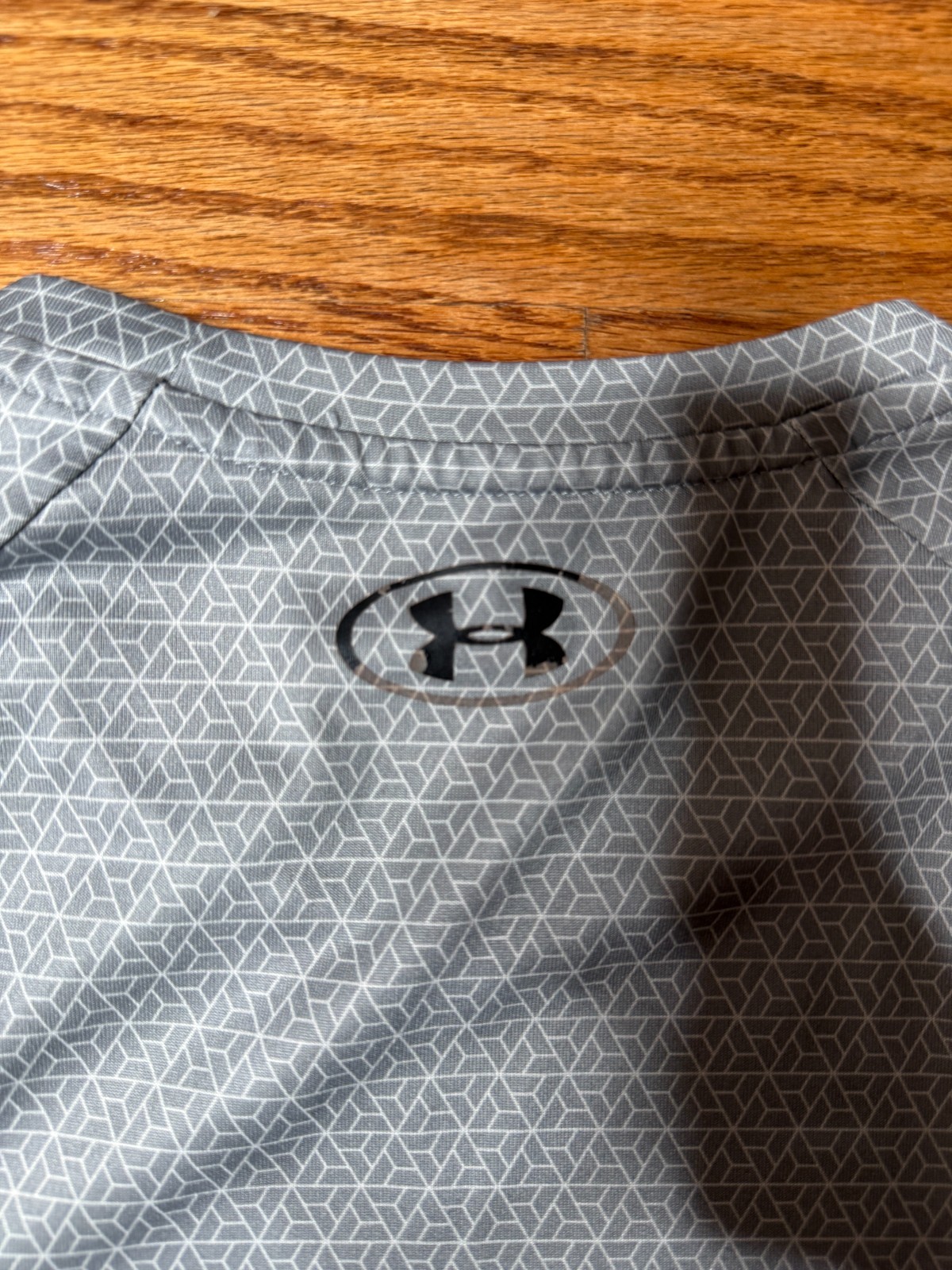 Under Armour Shirt Mens M GREY Loose Fit UA SHIPS NOW! gallery