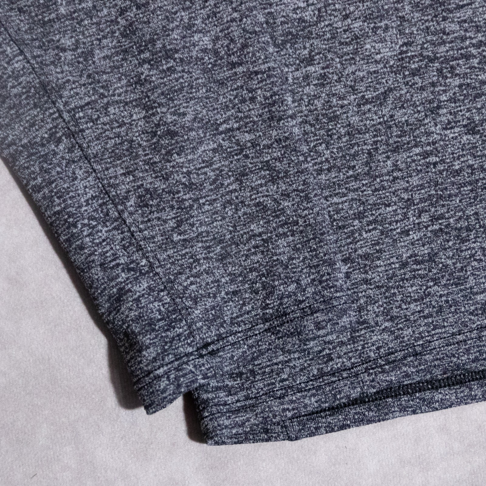 Lululemon Men's Surge Warm Crew Long Sleeve Dark Gray Pullover Shirt M/L (21x29) gallery
