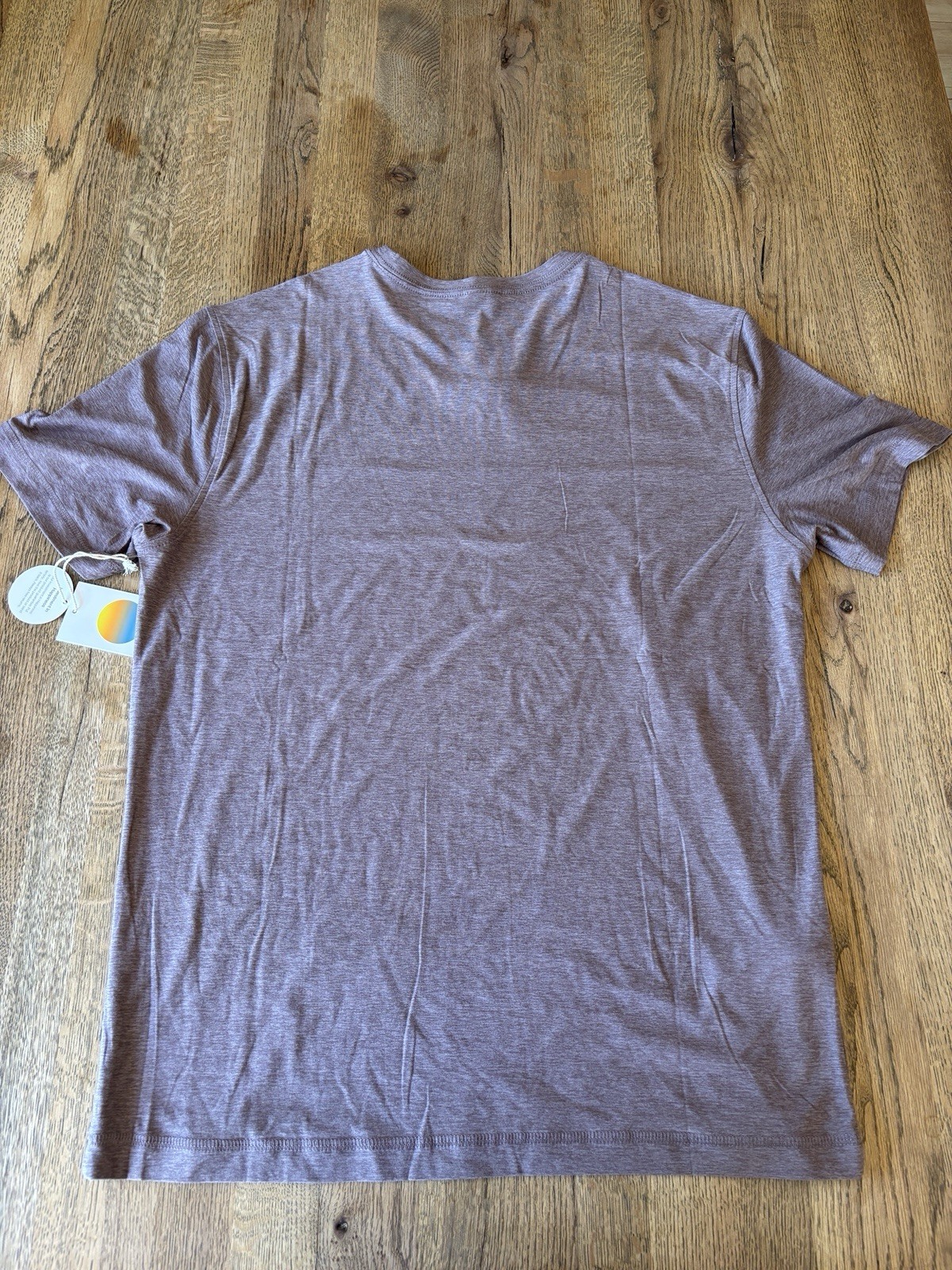 Vuori Men's Strato Tech Tee L Red Heather Crew Neck Lightweight Polyester gallery