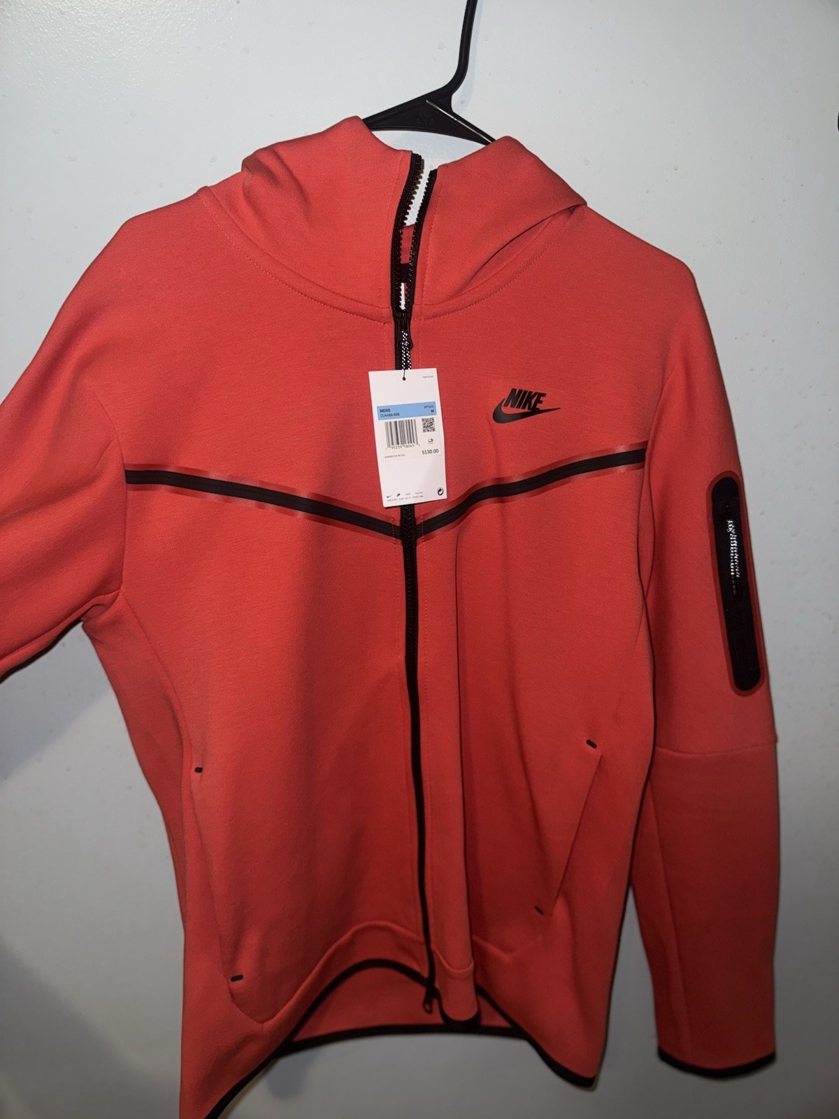NEW!! Nike Tech Top & Bottom Brand New With Tags !!! SIZE M .CU4489-606 gallery