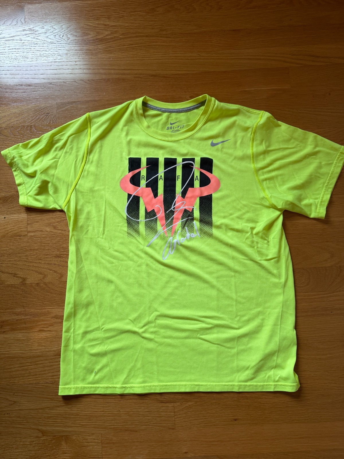 Nike Dri-Fit Rafael Nadal Autograph T-shirt 371642-731 Men’s Sz: LG Promo gallery