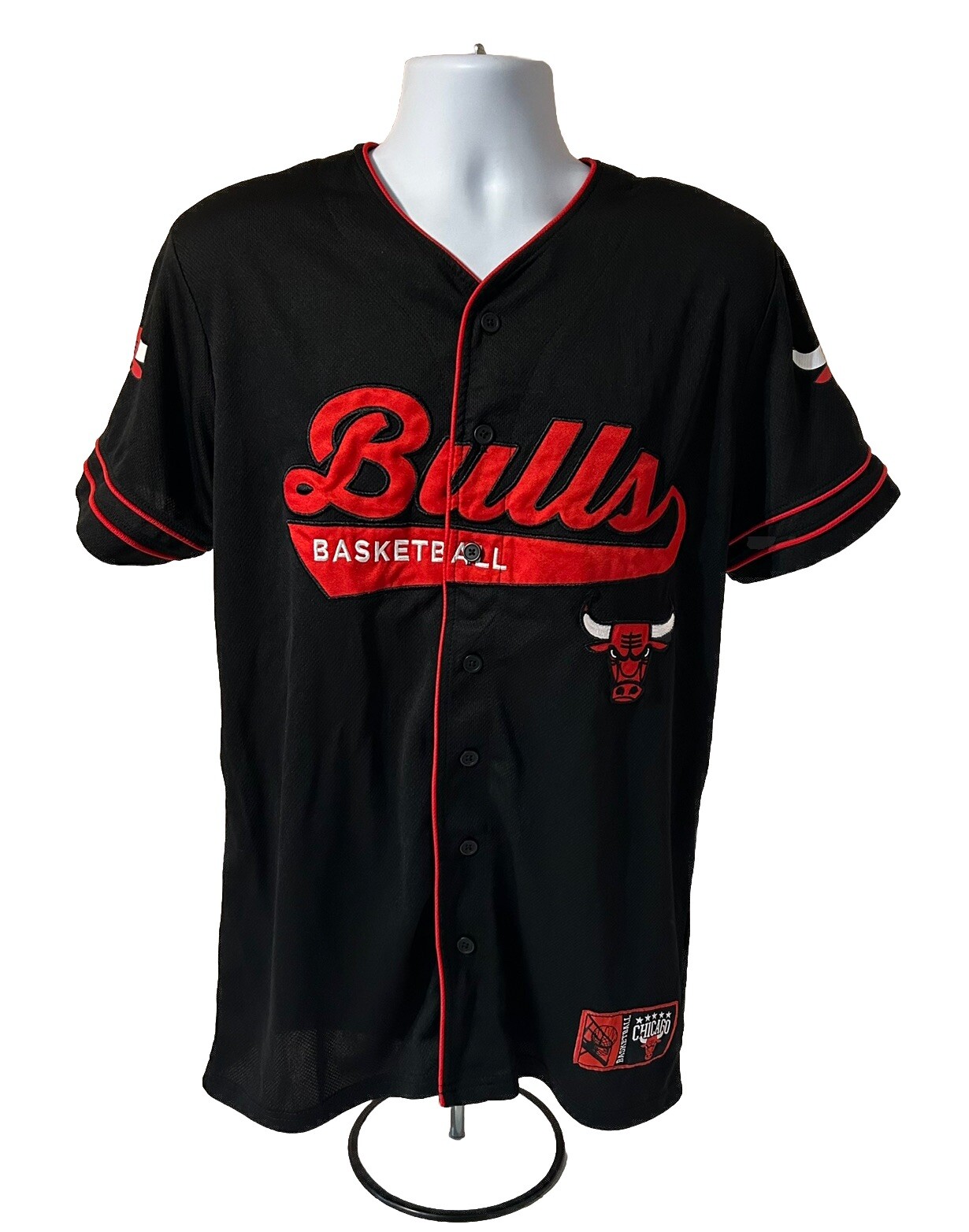 Chicago Bulls Button Up Jersey Men Medium Baseball Style Jersey Black Red Trim gallery