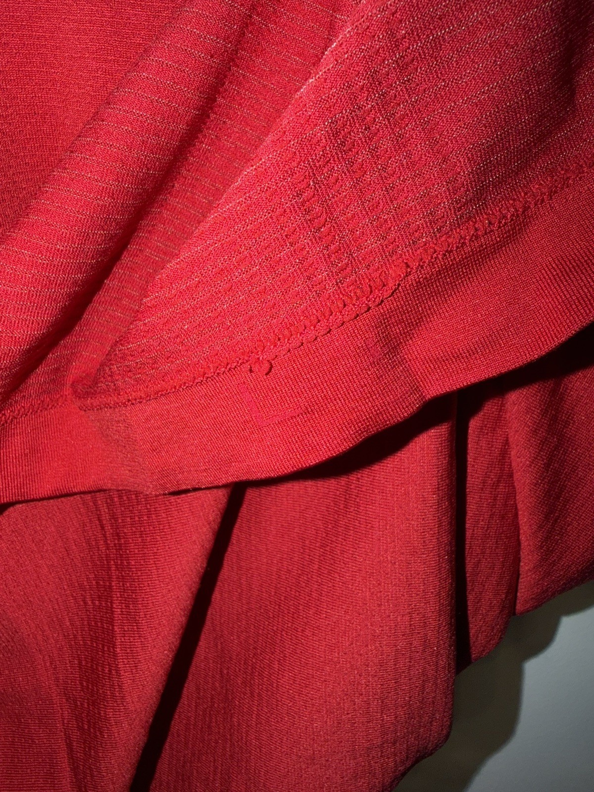 lululemon Metal Vent Tech Short-Sleeve Shirt - Large (L) / Red gallery