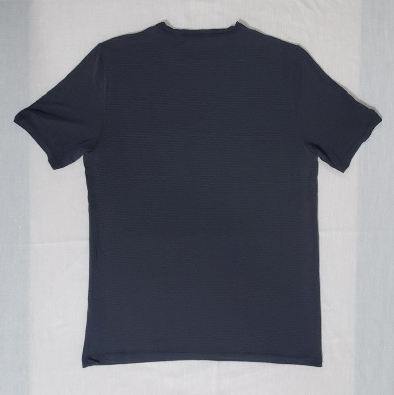 Vuori Mens Shirt Gray Linear Tech Performance Tee Pocket Stretch M gallery