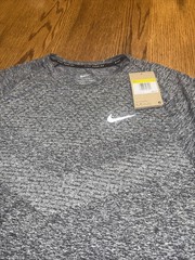 NWT Nike Mens DRI-FIT 365 Short-Sleeve Running Top Gray Sz Small CZ9184-011 $55