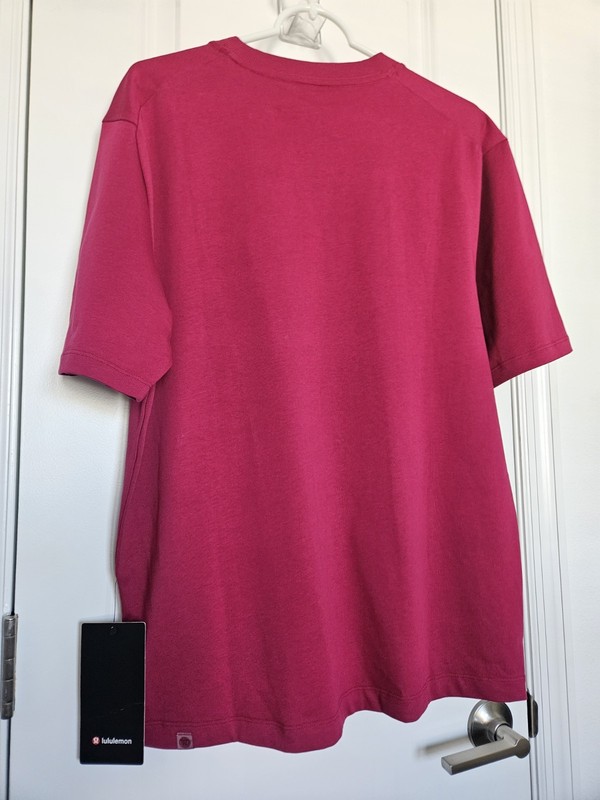 NWT Lululemon Mens Heavyweight Cotton Jersey T Shirt in Berry Rumble Size S gallery