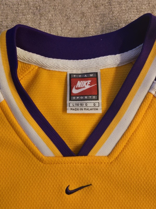 VTG Nike Team Men's Large LA Los Angeles Lakers Warm-up Shooting Shirt Jersey gallery