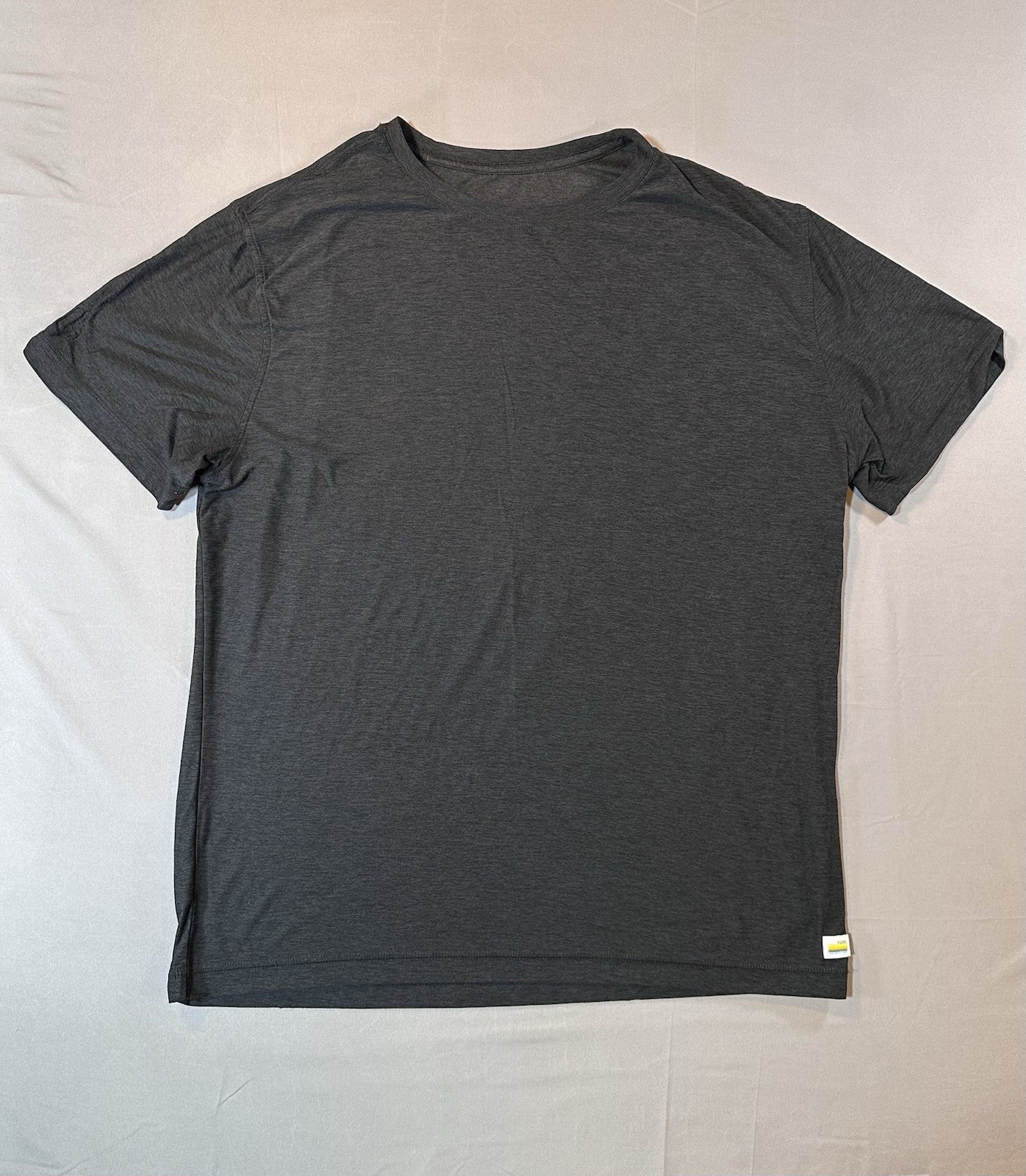 Vuori Strato Tech T-Shirt Mens L Charcoal Heather Performance Crew Neck V126 gallery