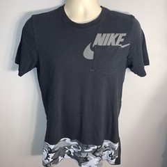 NEW BLACK THE NIKE TEE With Front Pocket Camo T Shirt Adult Men’s Size S