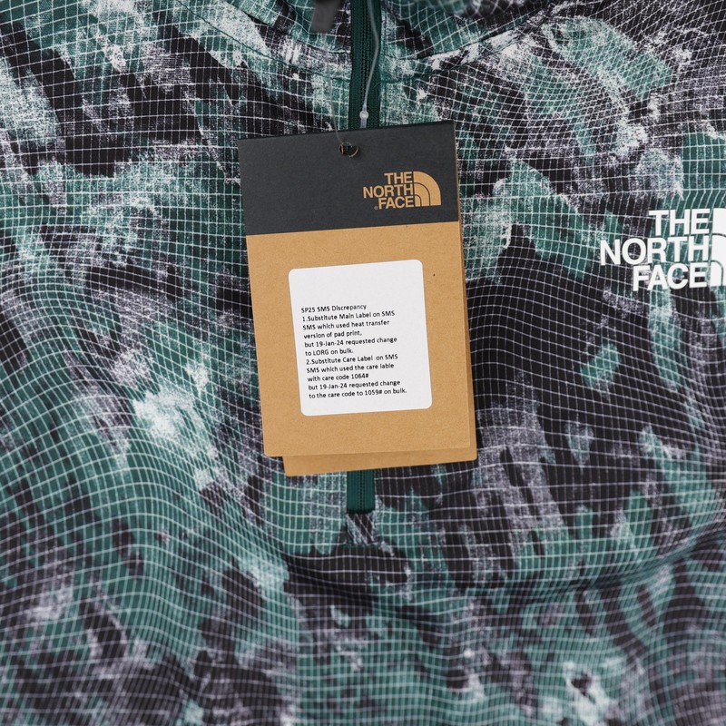 The North Face 24/7 1/4 Zip Tee Pullover Mens Medium Green Camo Lightweight NWT gallery