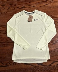 Nike Dri-FIT Miler Long Sleeve Running Top Men’s Small Volt AJ7568-703 NWT