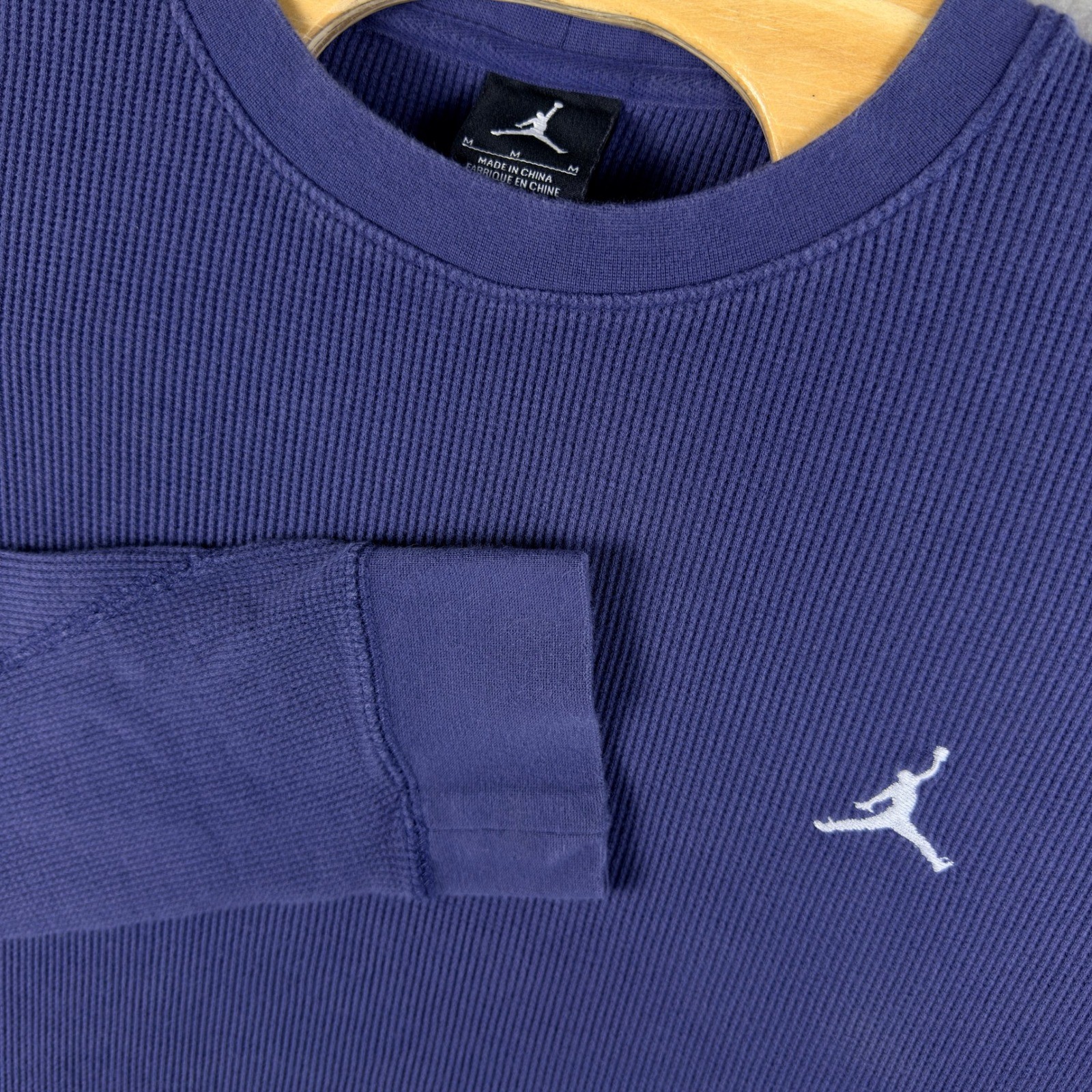 Nike Air Jordan Thermal Long Sleeve Shirt Mens M Purple Waffle Knit 390195-499 gallery