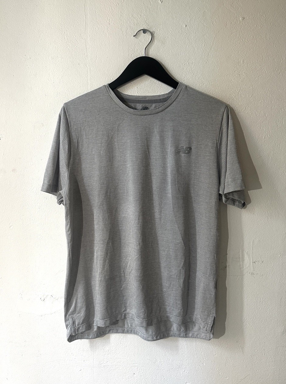 New Balance Mens Medium Gray Running Athletic Performance Short Sleeve T Shirt gallery