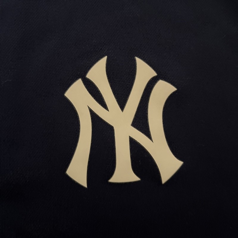 Majestic Cool Base Men’s Yankees Long Sleeve 1/4 Zip Pullover Shirt; Navy, 2XL gallery