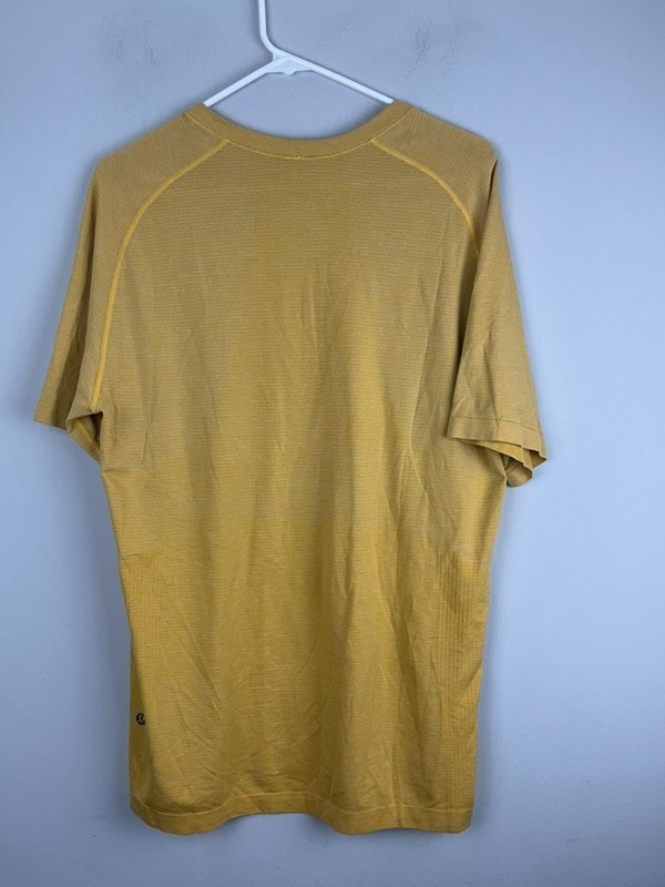 lululemon Men’s Performance Tee Yellow Raglan Size L 22x29 gallery