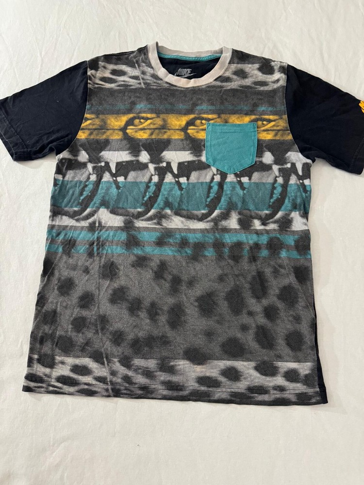 Nike Regular Fit Men's Black Multicolor Short Sleeve Crewneck T-Shirt Size Small