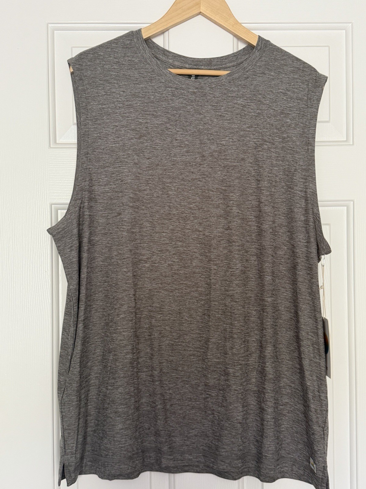 Vuori Strato Muscle Tee Heather Gray Men’s Size XL NWT gallery