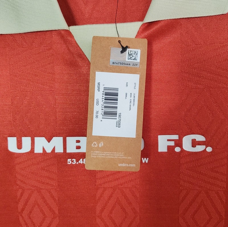 Umbro F.C. Men's Jersey Red And Beige Collar Size Small gallery