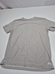 Vuori Strato Tech Shirt Mens XL Gray Short Sleeve Performance Athletic Tee V126