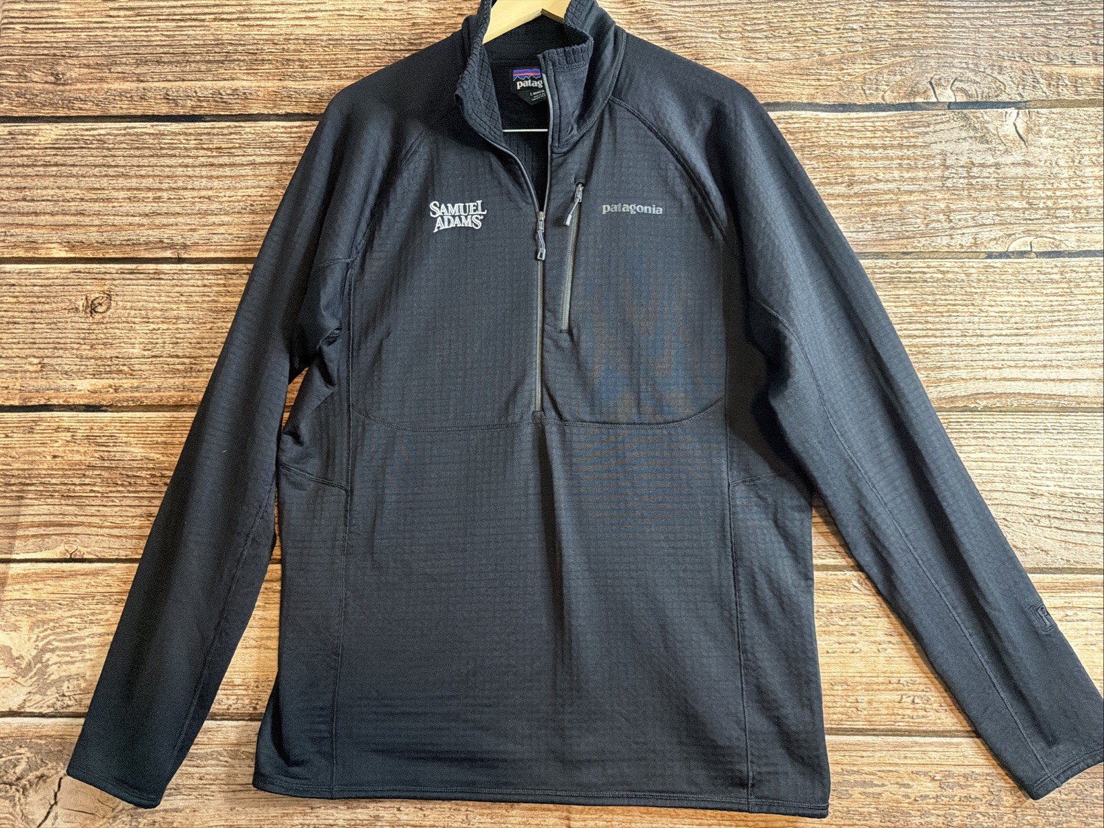 Patagonia Black Mens Large R1 Fleece Midlayer Samuel Adams 1/4 Zip STY 40109 gallery