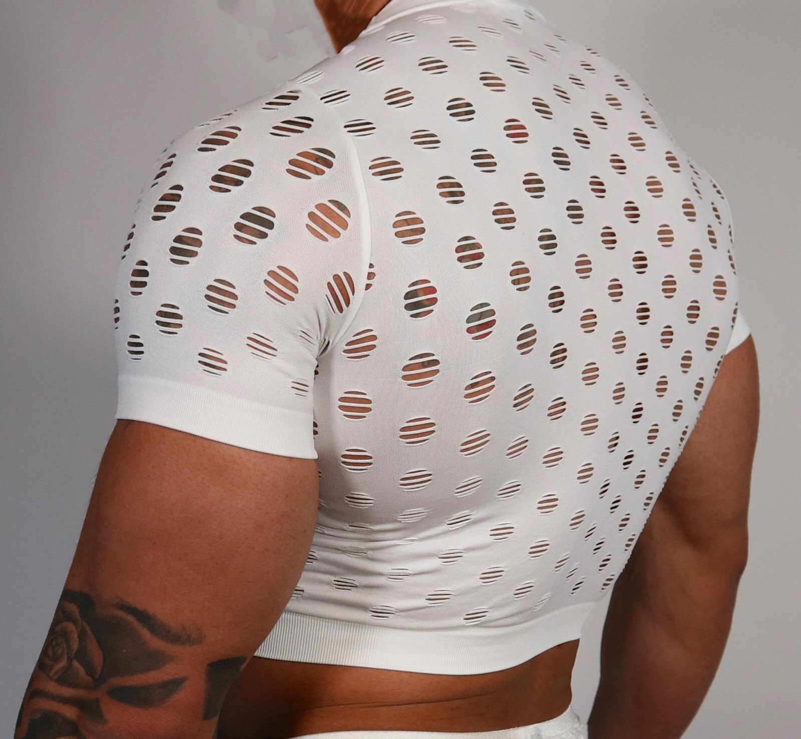 WHITE CROPPED MESH SHIRT SIZE M/L gallery