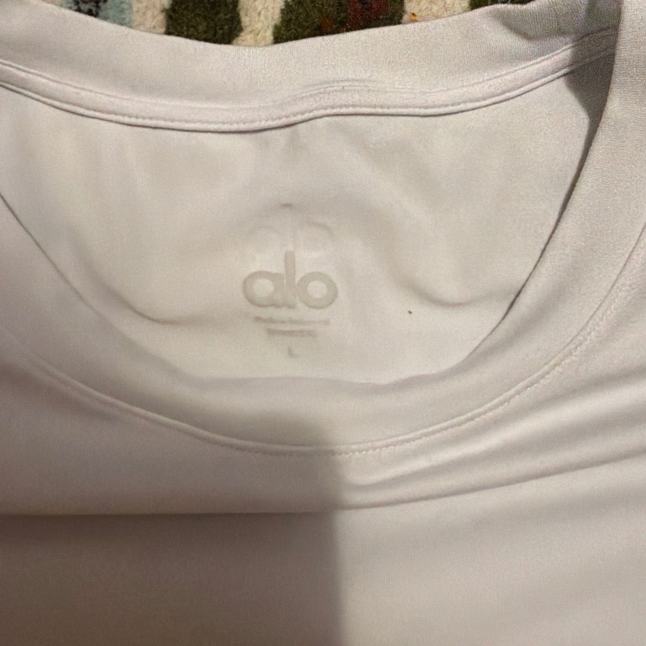 Alo Men’s White L Lightweight Polyester Blend Crew Neck Logo T-Shirt gallery