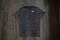 Nike $30 Dri-FIT Training Legend Short Sleeve Men’s Medium FQ3808 237 Brown