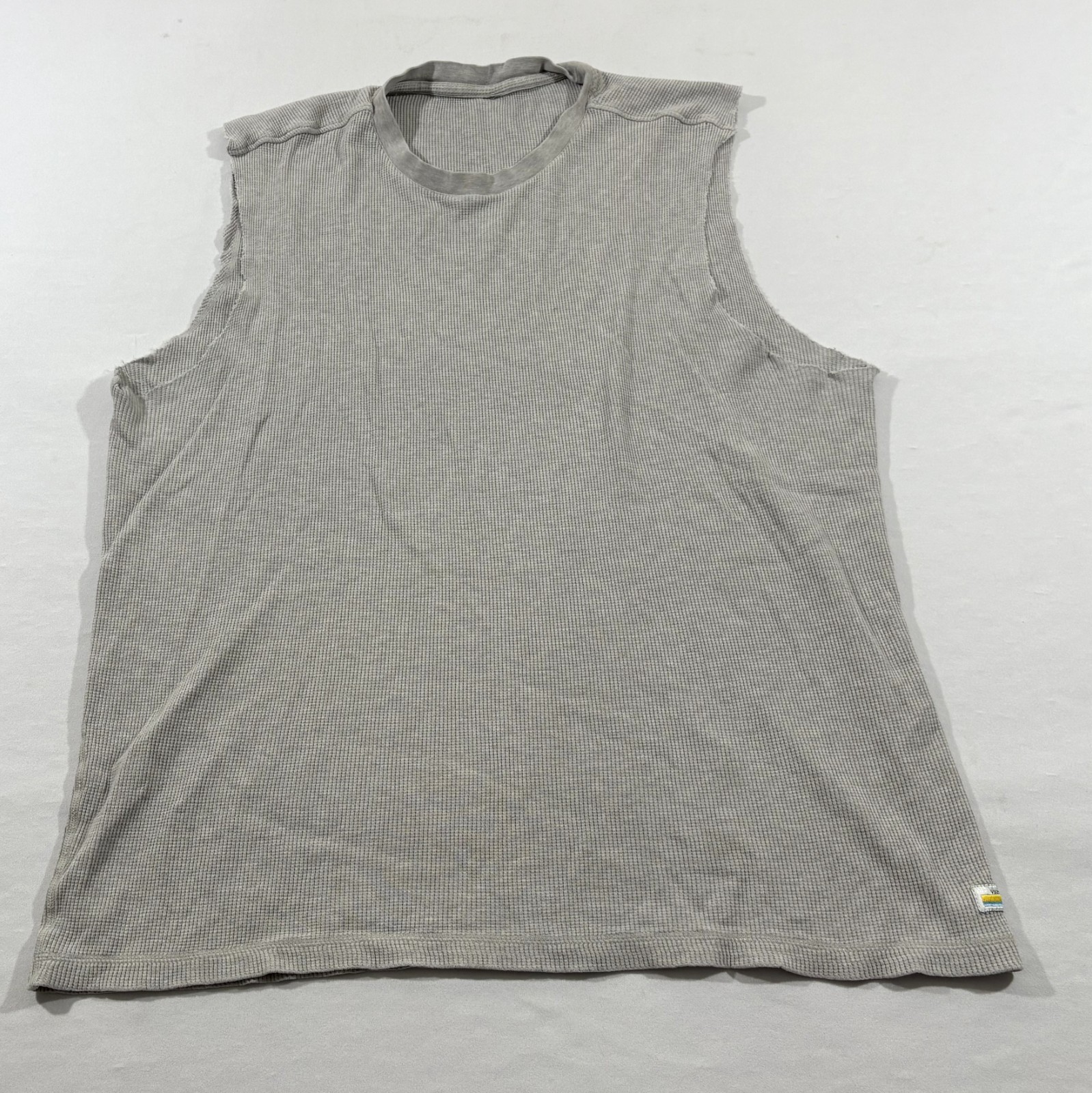 Vuori Shirt Mens Gray Waffle Knit Thermal Stretch Cotton Tank Top Cut Off Sz XL gallery