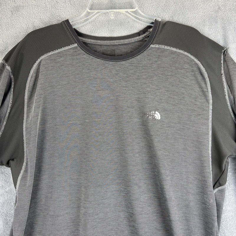 North Face Shirt Adult Extra Large Gray Performance Long Sleeve Pullover 47" gallery