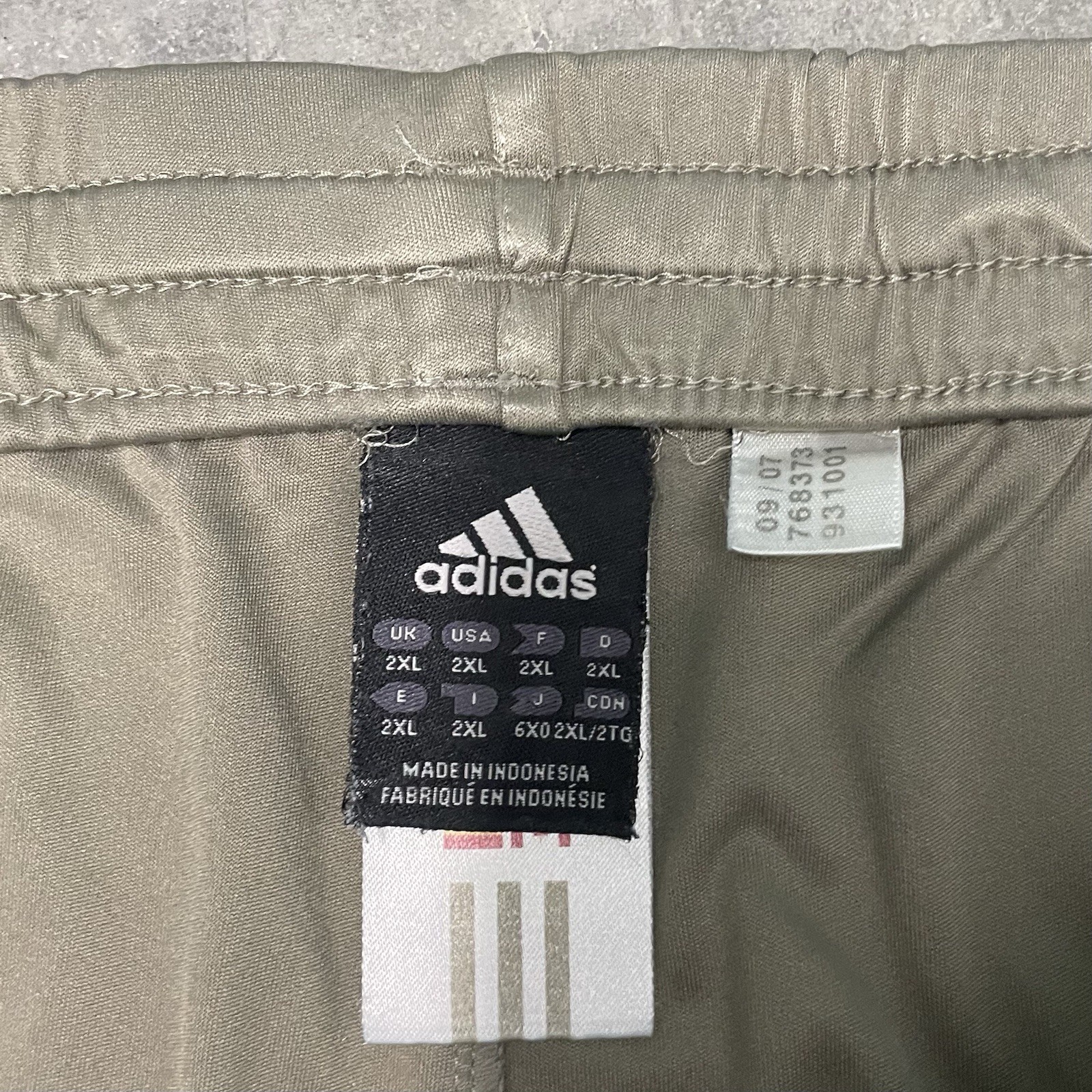Size 2XL - Vintage Adidas Shorts Y2K Orange Olive Grey gallery