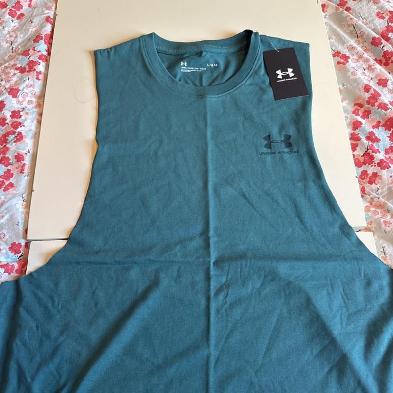 NWT Men’s Size Large Under Armour Left Chest Cut Off Tank Top Shirt Green gallery
