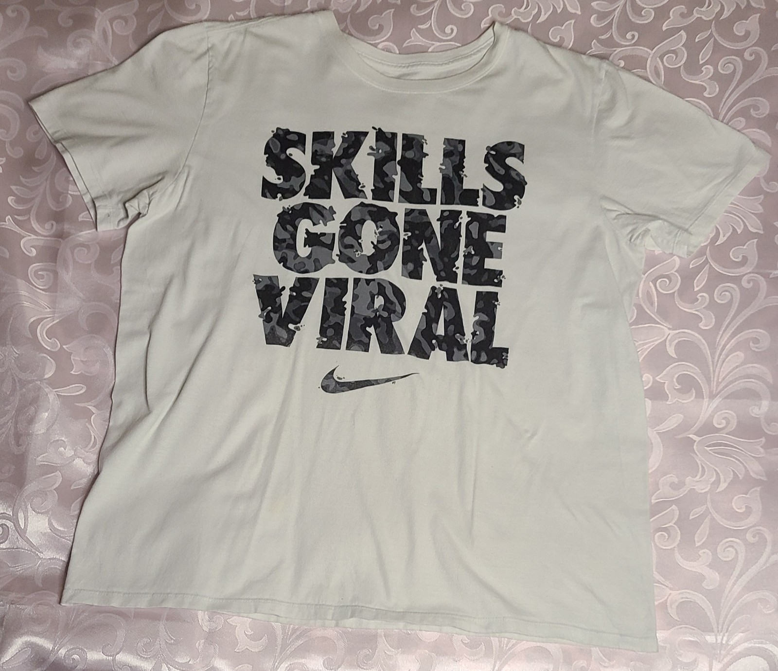 Men's Large Nike Dri Fit Athletic Cut Skills Gone Viral White Tshirt gallery