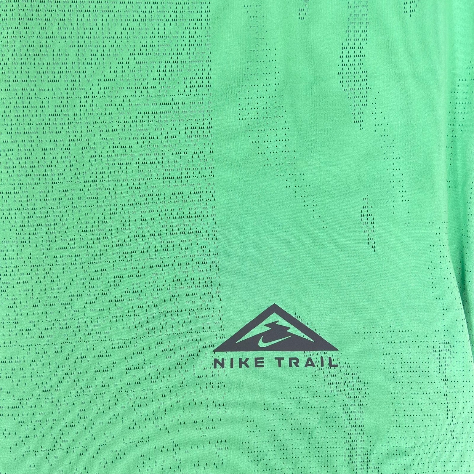 NWT Men's Nike Dri-FIT DM4646-363 Green M Trail Running Gym Training T-shirt B61 gallery