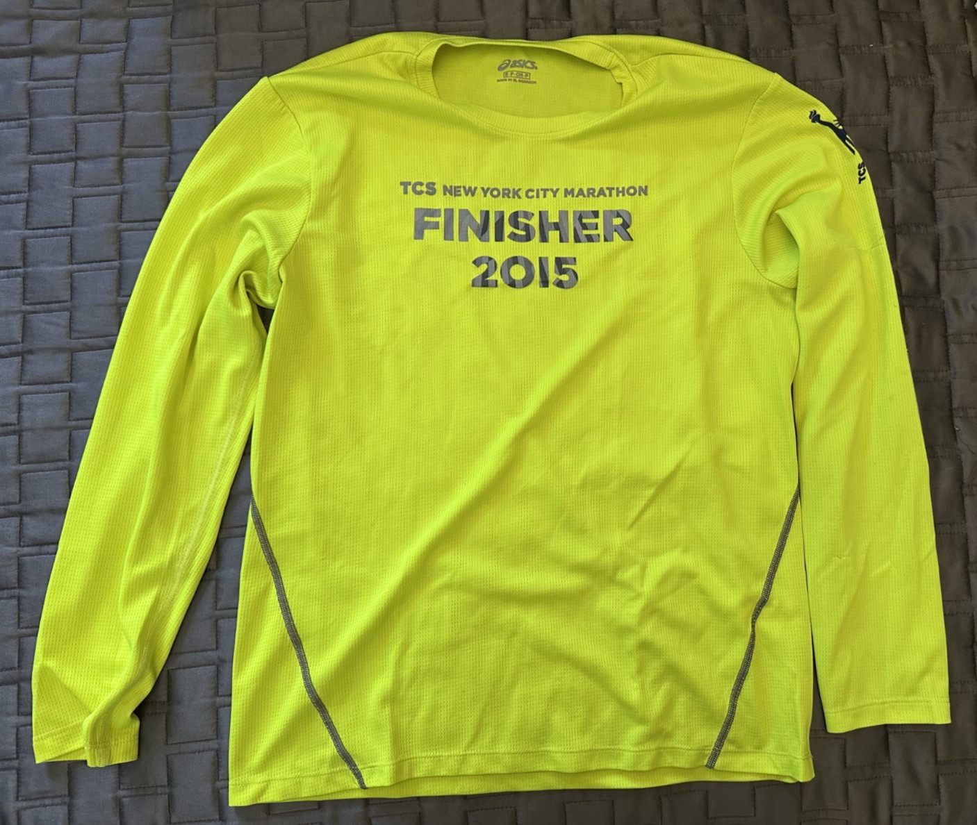 New York City Marathon Finish Shirt 2015 Neon Yellow Medium mens gallery
