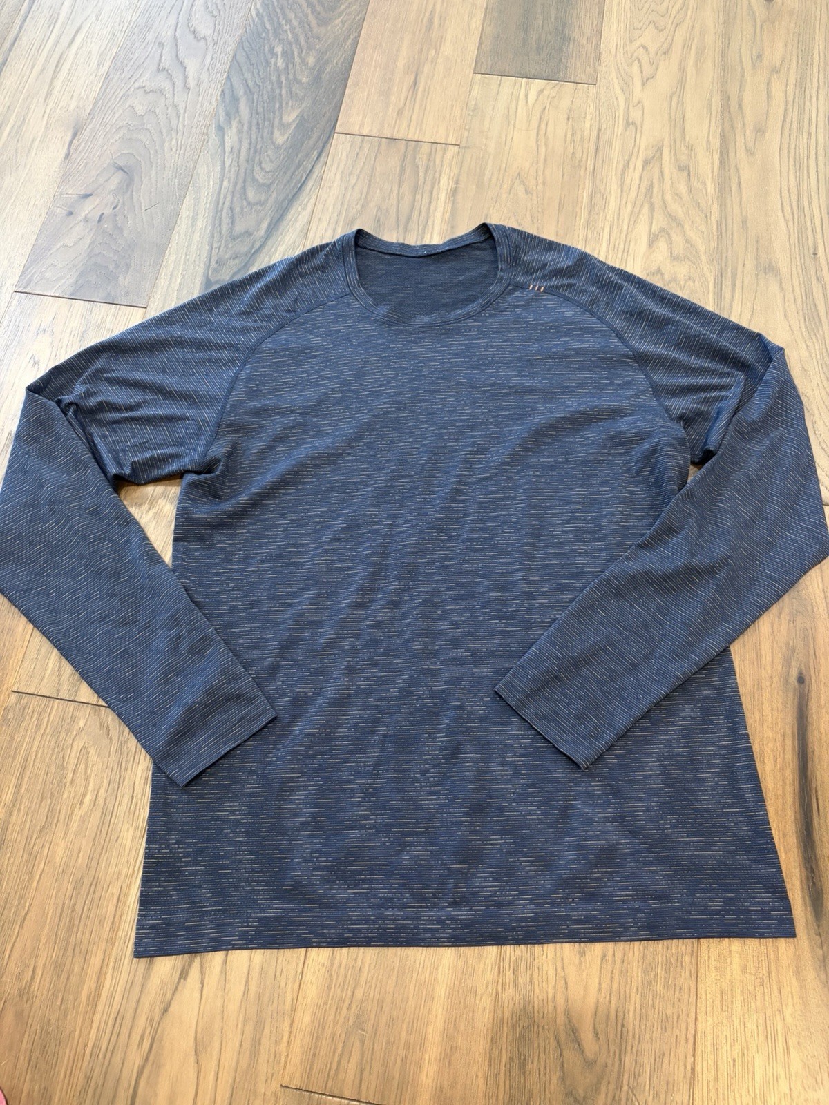 Lululemon Metal Vent Tech Long Sleeve Shirt – Size Large – Blue/Multi gallery