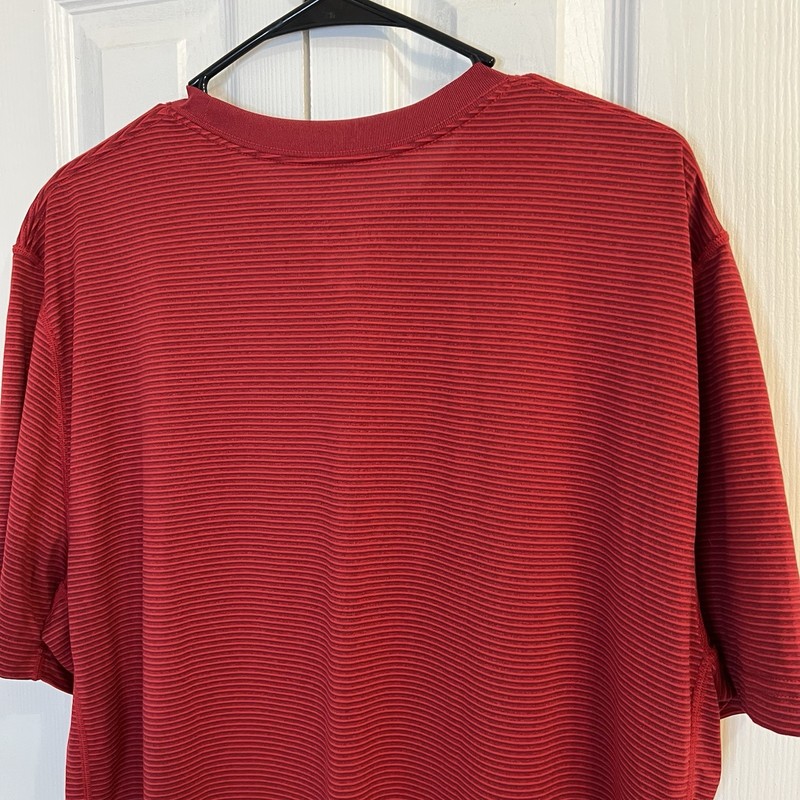 Nike Men's XL Shirt Red Striped Crewneck Short Sleeve Dri Fit Lightweight Soft gallery