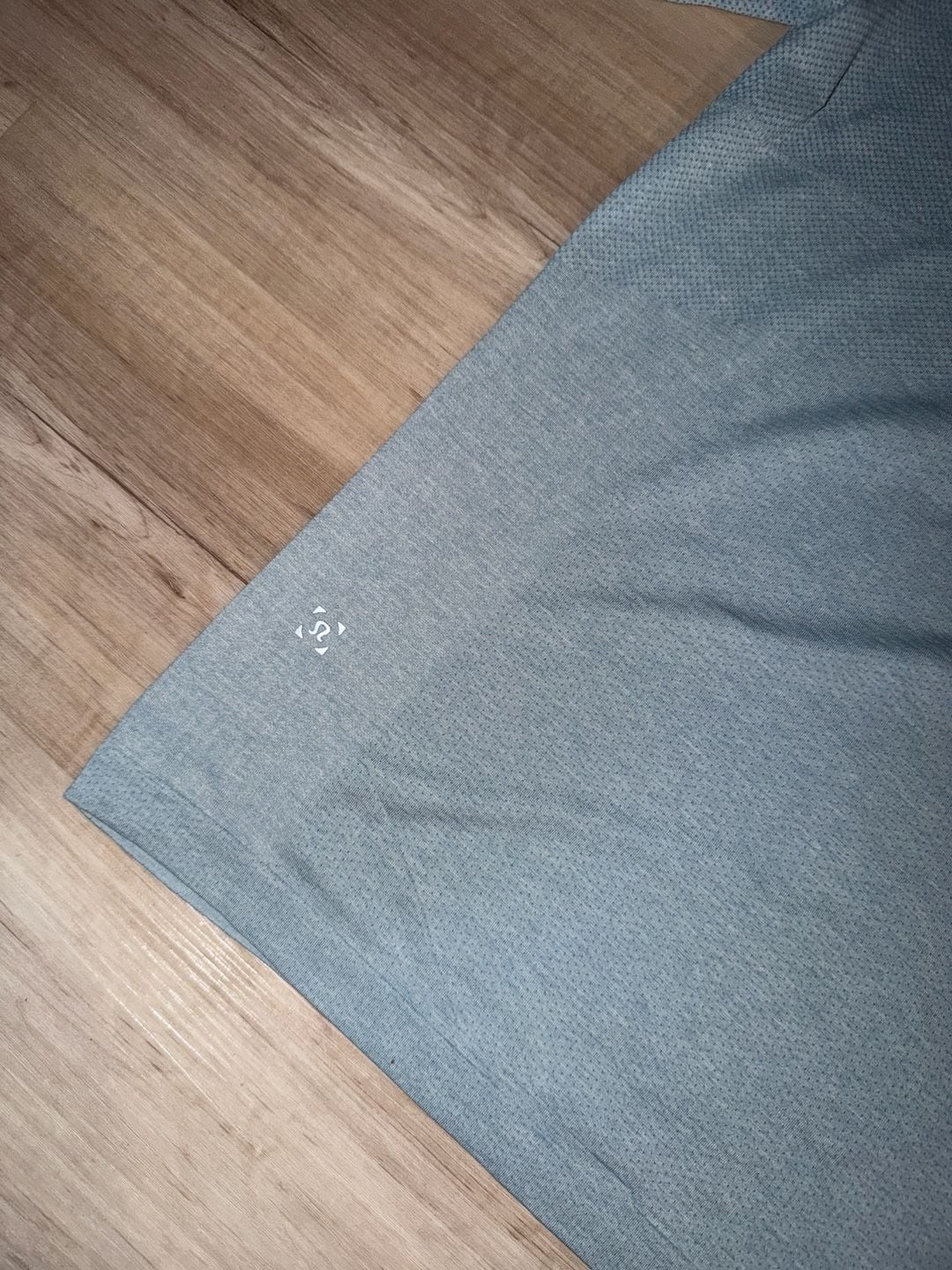 lululemon Metal Vent Tech Short Sleeve Henley small gallery