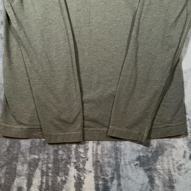 Lululemon Shirt Mens Large Green Long Sleeve V-Neck Tagless Basic Athletic Tee gallery