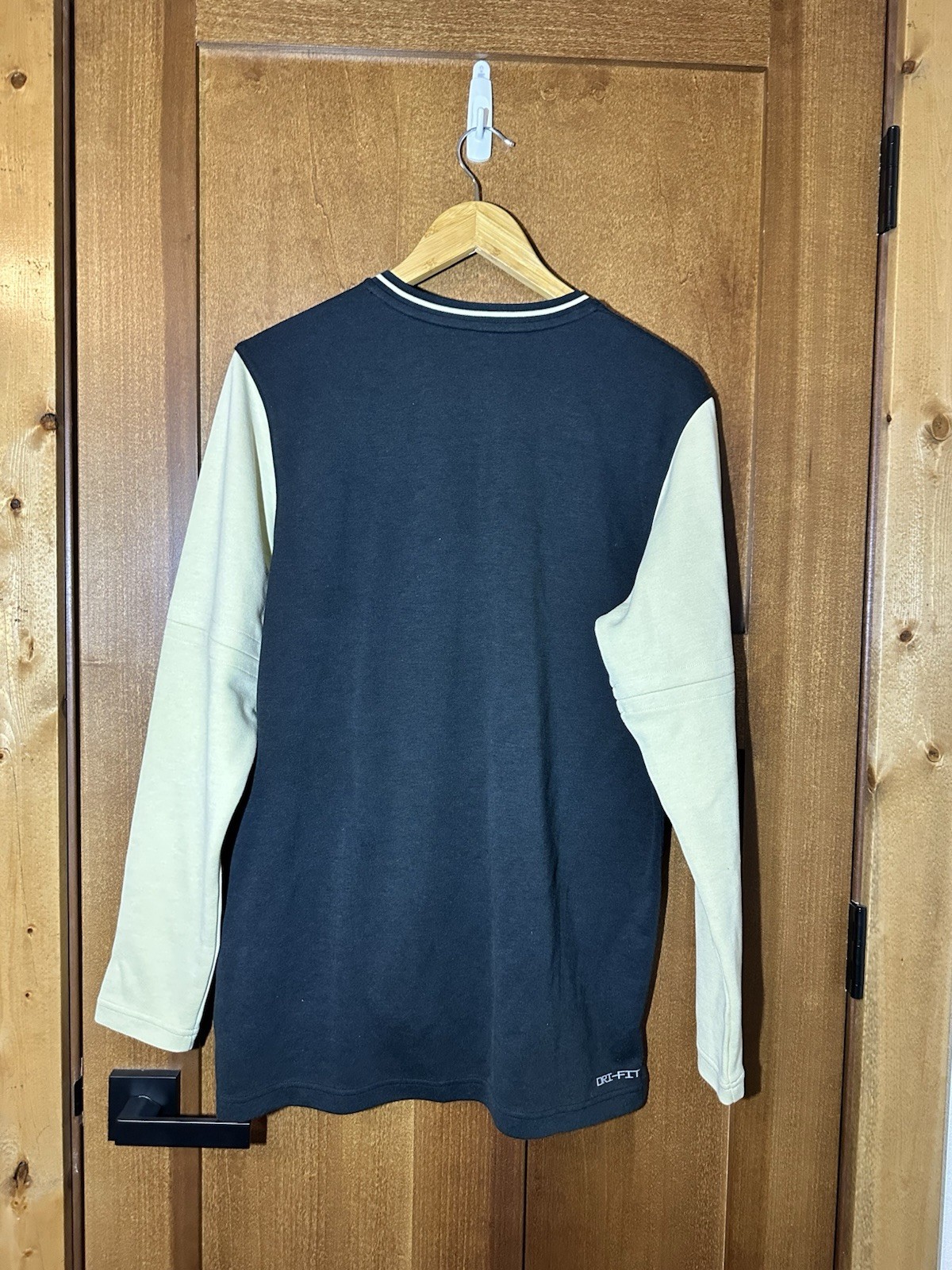 Nike Dri-FIT Men’s Medium Black Tan Long Sleeve 1/4 Zip Athletic Shirt gallery