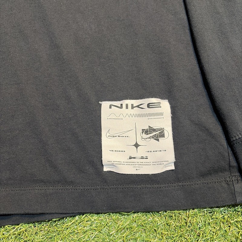 Nike Air The Nike Tee Men's Med Black Long Sleeve Graphic Print Cotton T-Shirt gallery