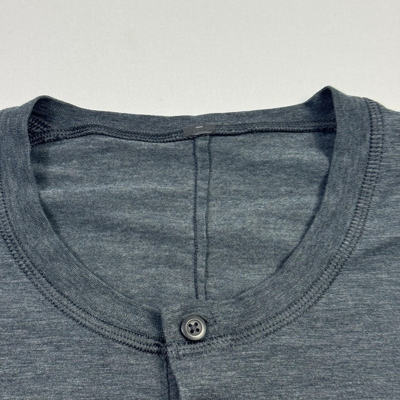 Lululemon Henley Shirt Mens Extra Large Gray Long Sleeve Button Athletic Logo gallery